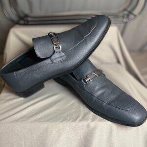 Men's Dark Blue/Grey Guess Dress shoes. Size 9